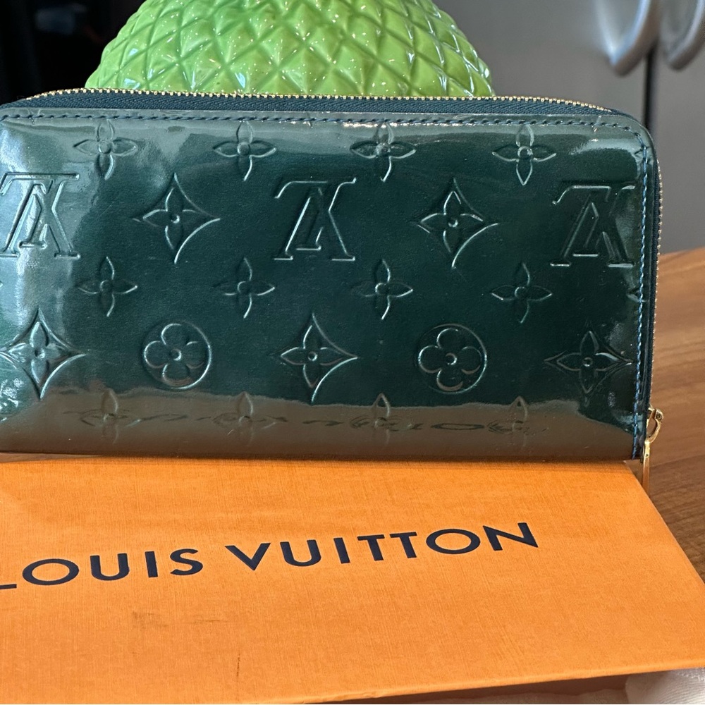 Louis Vuitton w/Box and Dust Bag, Bleu Nuit, Zippy - Picture 2 of 14